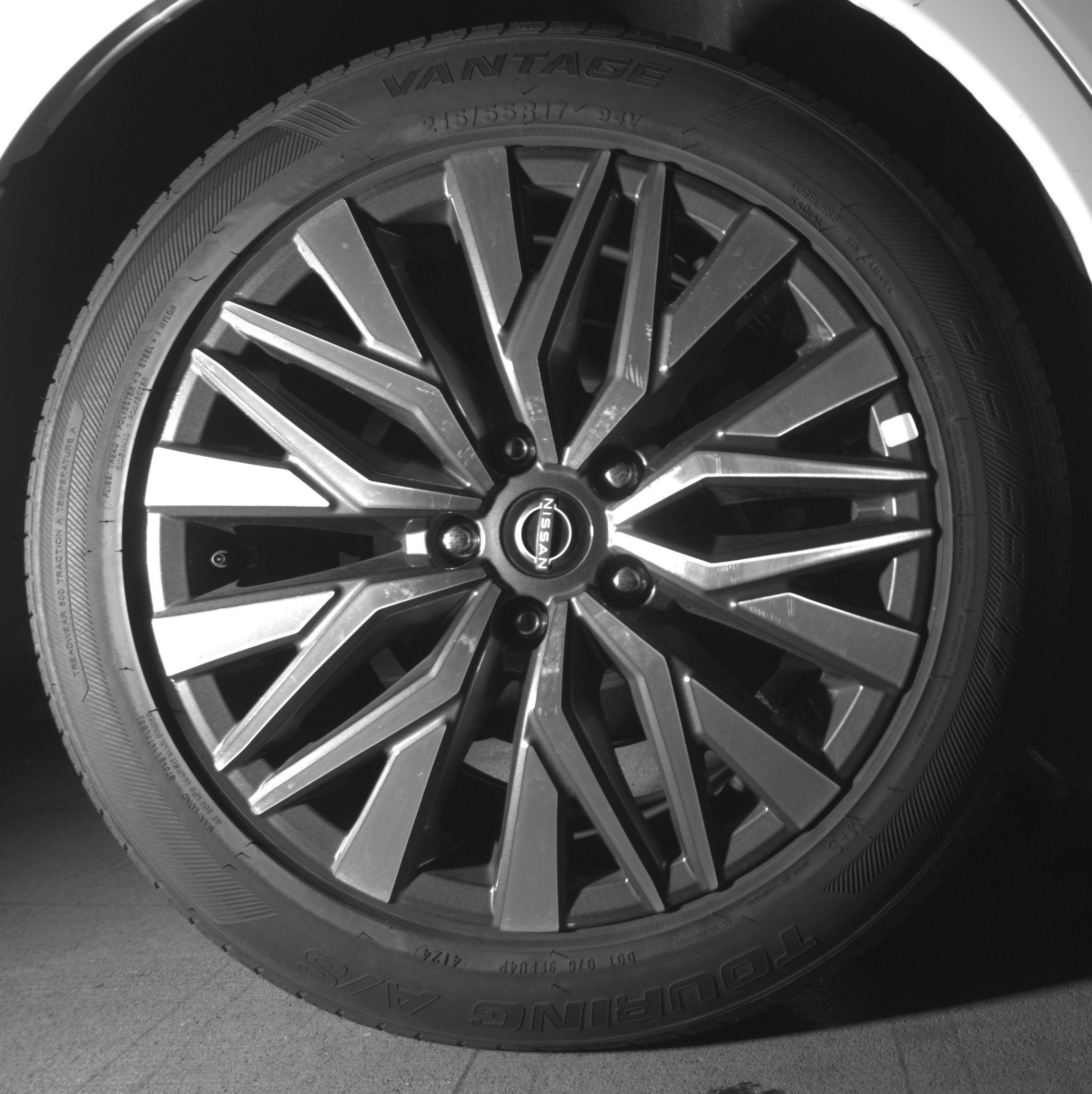 Used 2025 Nissan Altima 2.5 SV FWD image 15