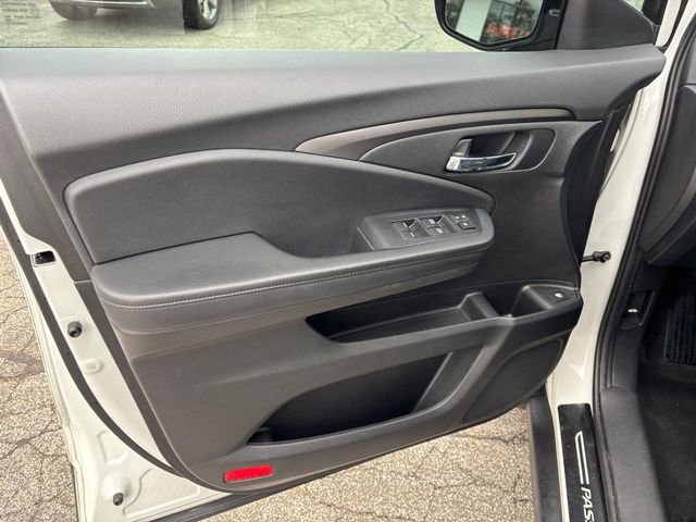 Used 2021 Honda Passport Sport image 10