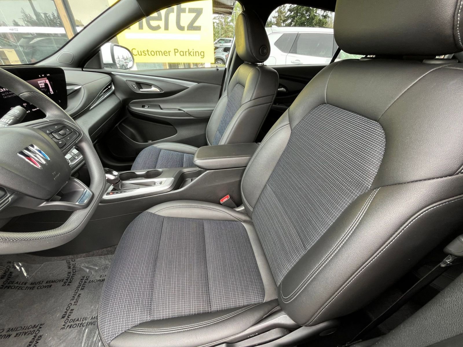 Used 2025 Buick Envista Preferred image 28