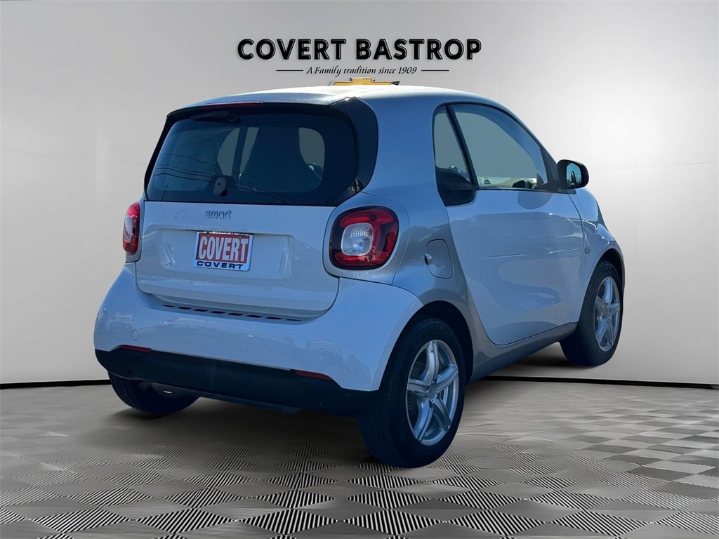 Used 2016 smart fortwo pure image 6