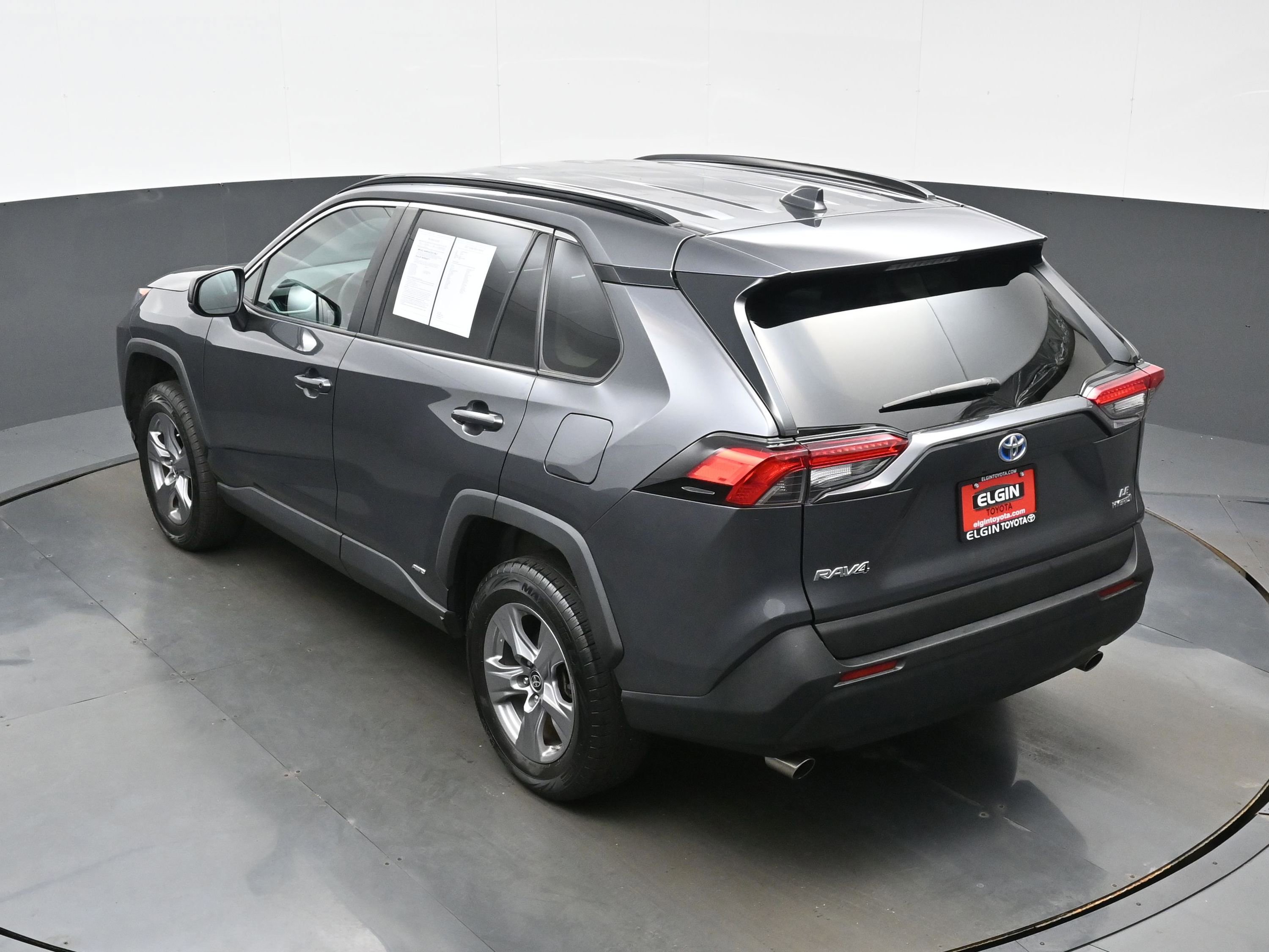 Used 2022 Toyota RAV4 LE AWD/4WD image 36