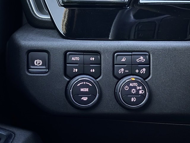 Used 2024 Chevrolet Silverado 3500 High Country w/ Z71 Off-Road Package image 38