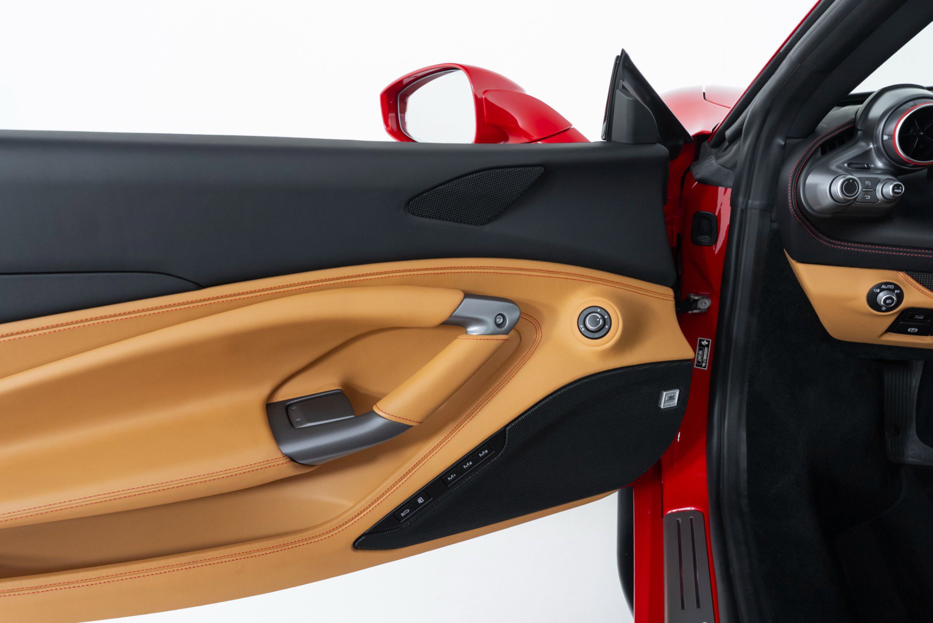 Used 2021 Ferrari F8 Tributo image 28