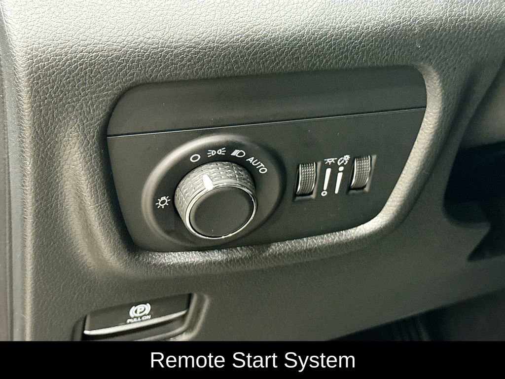 New 2025 Jeep Grand Cherokee Altitude image 18