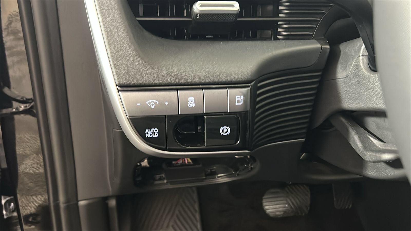Used 2025 Hyundai Ioniq 5 SE RWD image 22