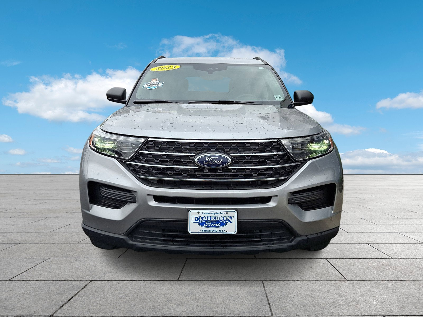 Certified 2023 Ford Explorer XLT image 2