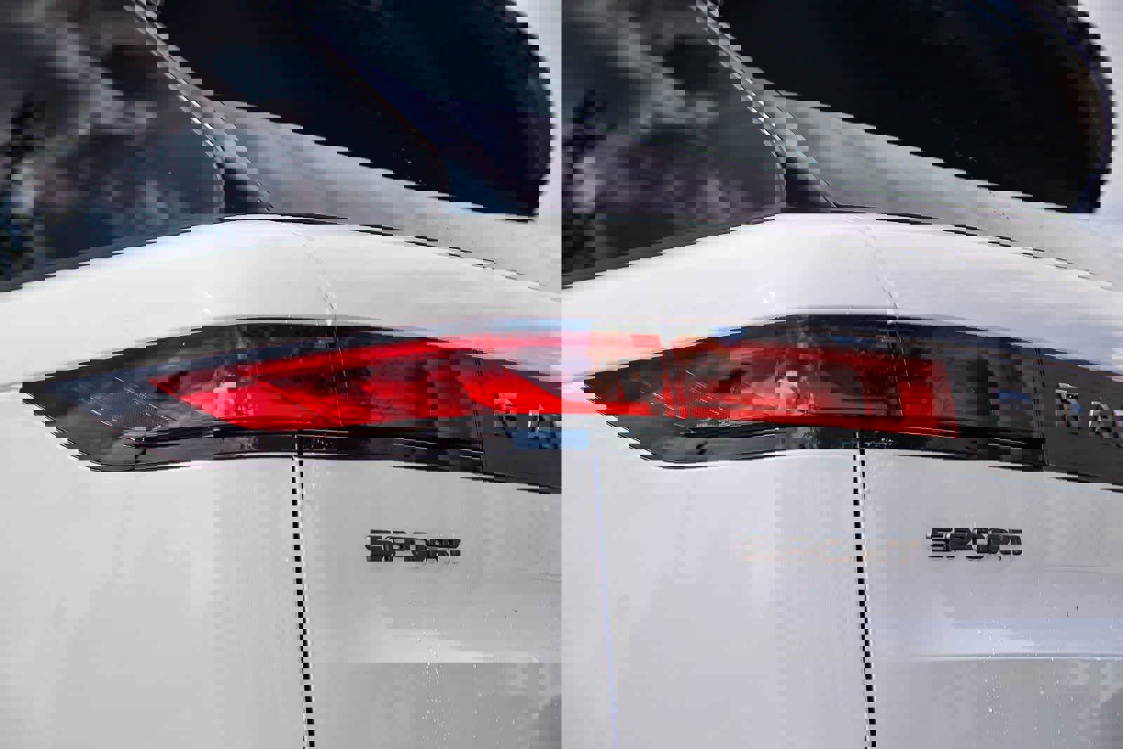 Used 2025 Land Rover Range Rover Sport SE image 7