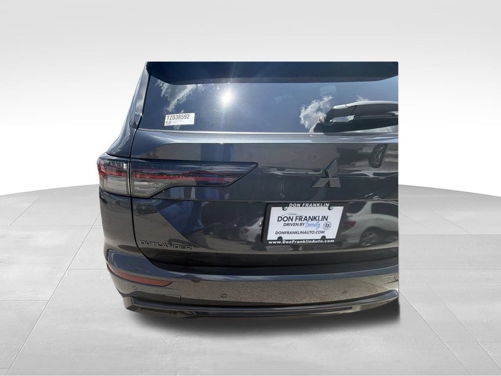 New 2026 Mitsubishi Outlander LE FWD image 6