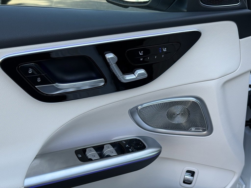 New 2025 Mercedes-Benz C 300 Sedan image 11