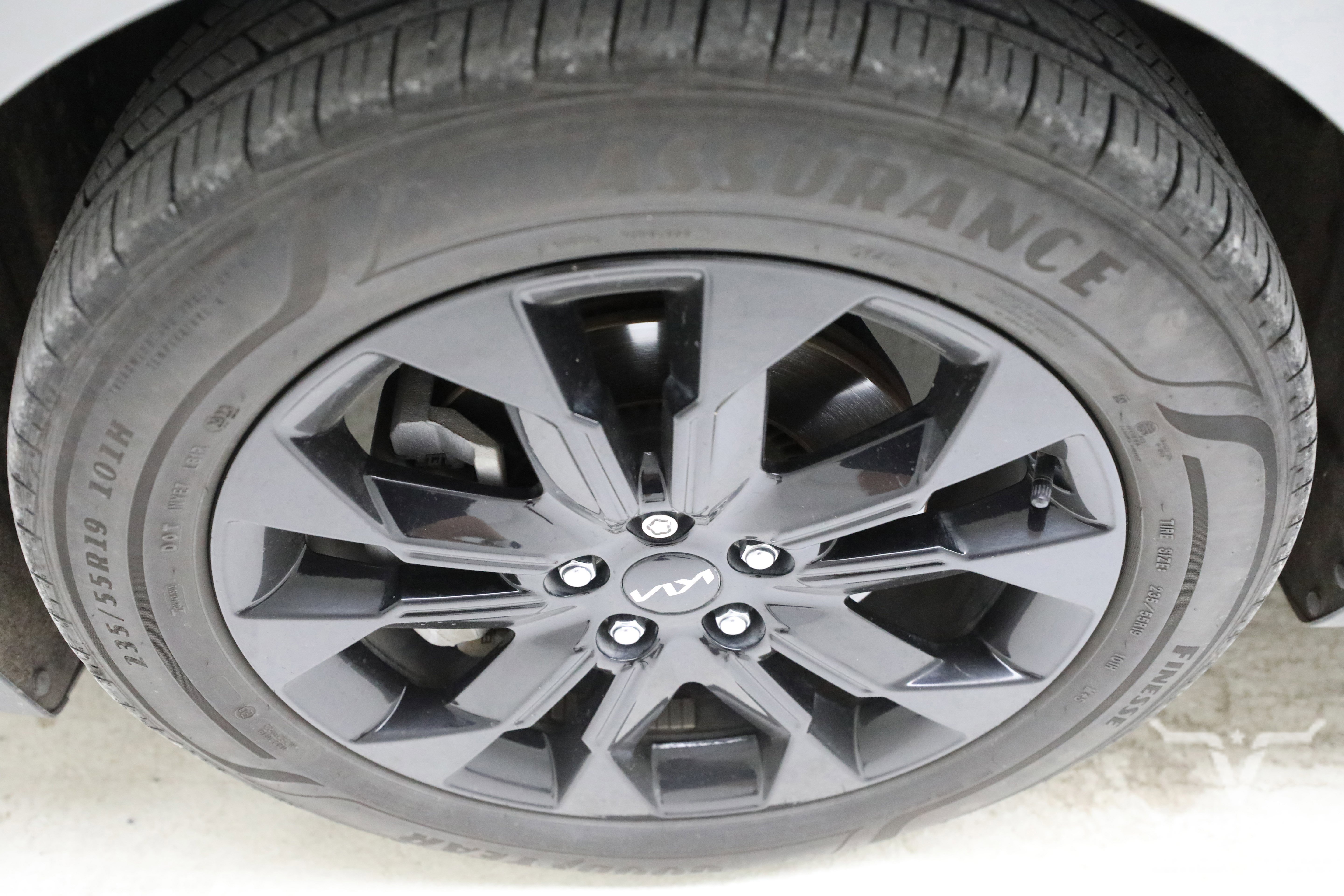 Used 2024 Kia Carnival SX Prestige image 10