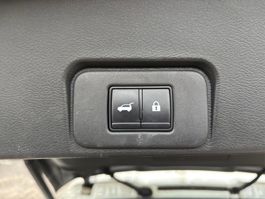 Used 2021 Nissan Rogue Platinum image 14