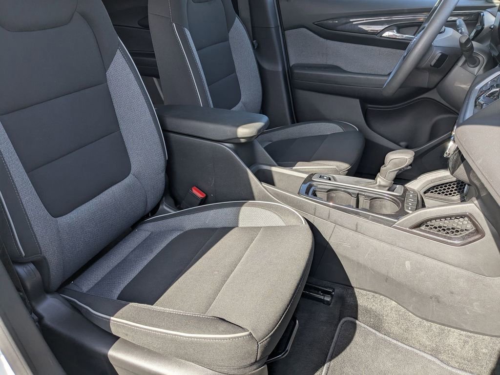 Used 2025 Chevrolet TrailBlazer LT image 32