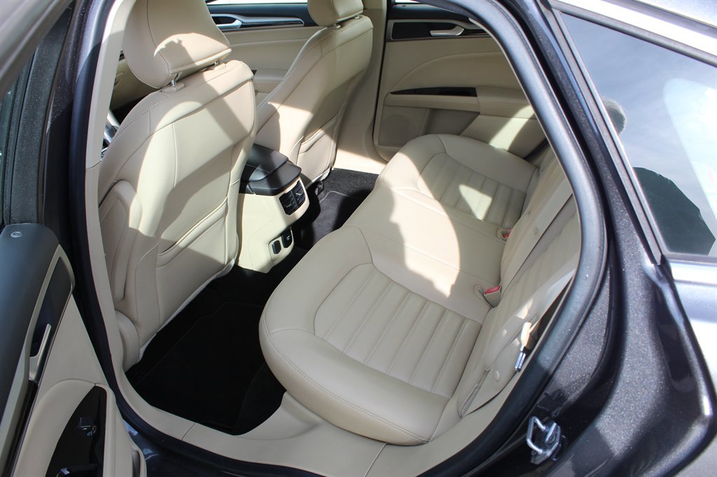 Used 2016 Ford Fusion SE w/ Equipment Group 202A FWD image 7