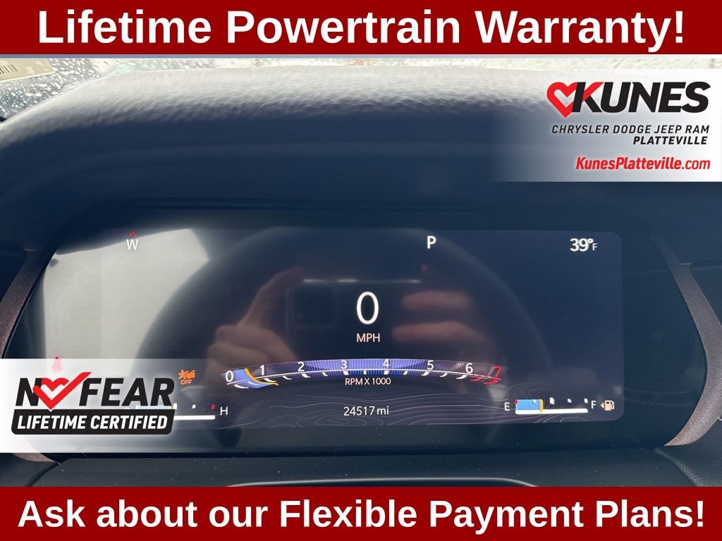 Used 2023 Jeep Grand Cherokee Altitude AWD/4WD image 16