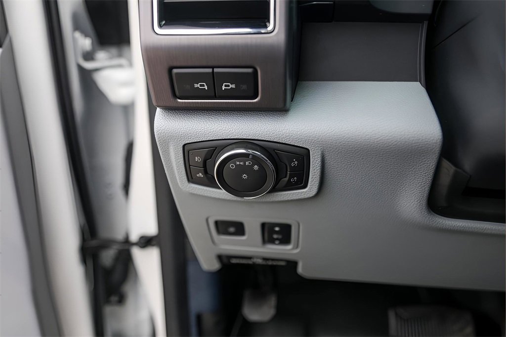 Used 2022 Ford F350 Limited image 14