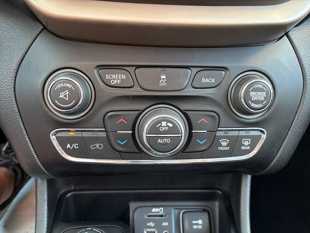 Used 2014 Jeep Cherokee Limited AWD/4WD image 18