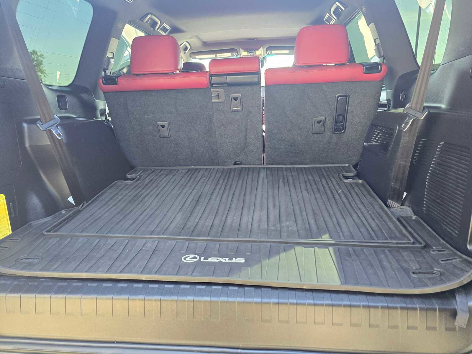 Used 2022 Lexus GX 460 Premium w/ Premium Package image 18