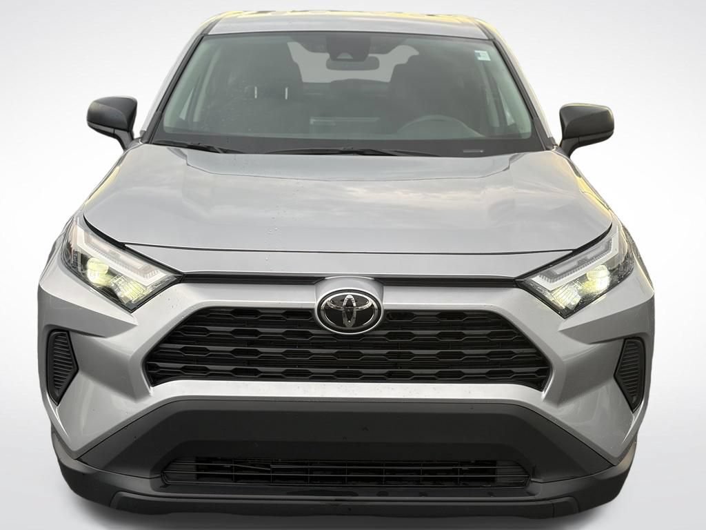 Used 2025 Toyota RAV4 LE AWD/4WD image 3