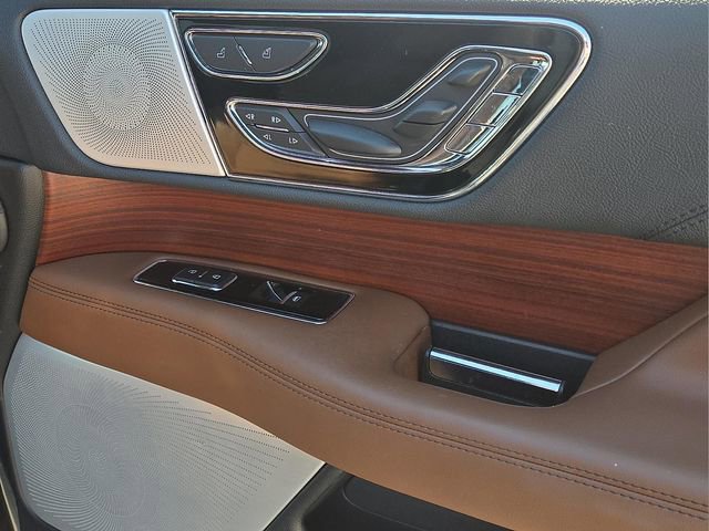 Used 2022 Lincoln Navigator Reserve image 14