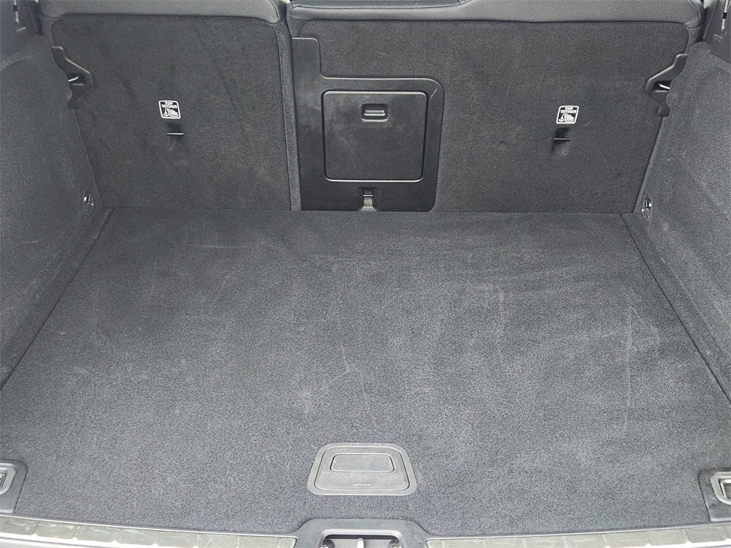 Used 2025 Volvo XC60 B5 Plus image 22