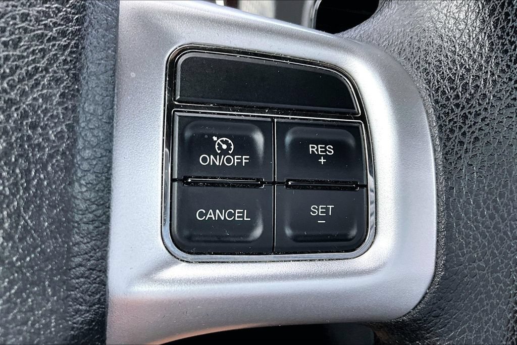 Used 2013 Dodge Charger SE RWD image 17
