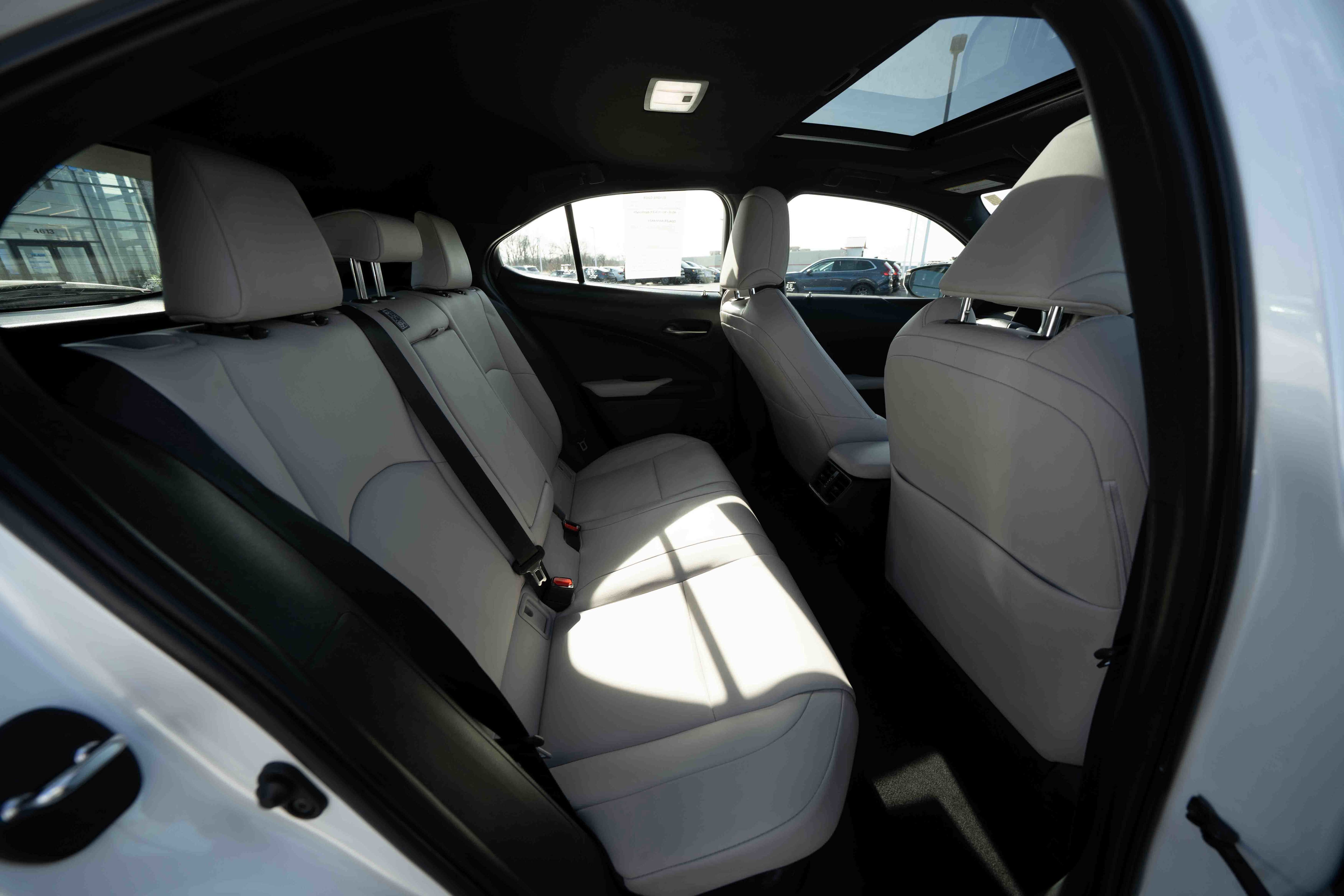 Used 2022 Lexus UX 250h UX 250h image 24