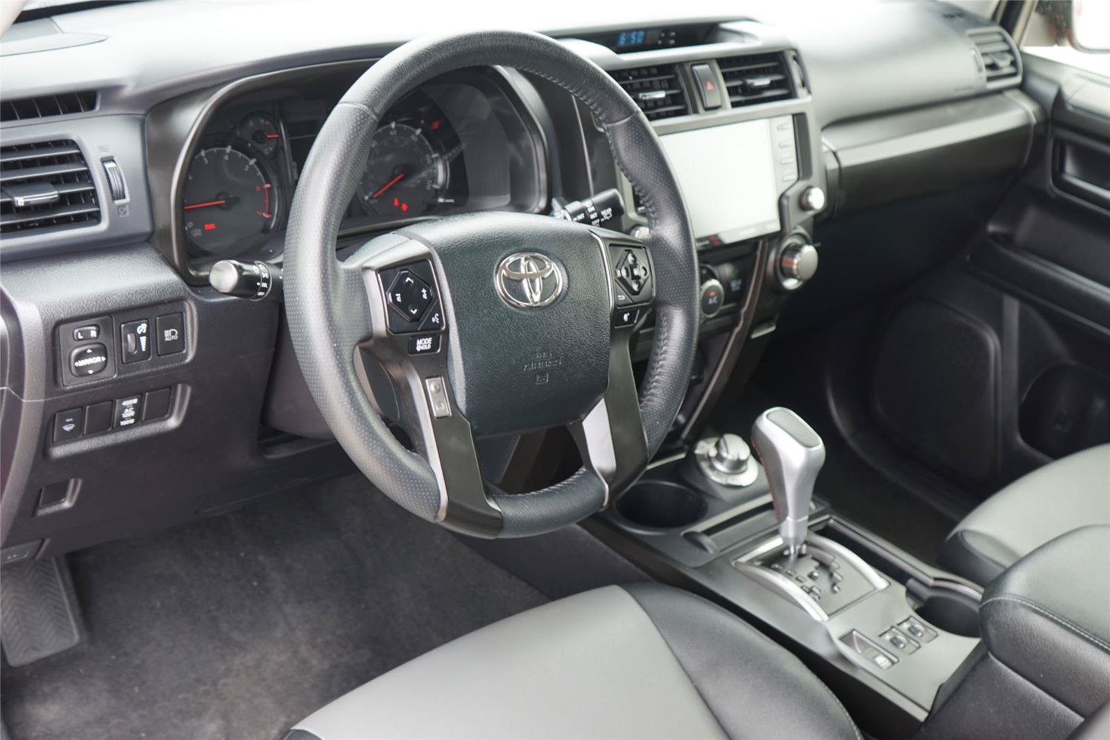 Used 2020 Toyota 4Runner SR5 Premium AWD/4WD image 9