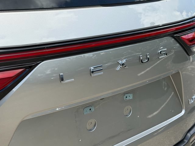 Used 2025 Lexus LX 600 4WD w/ Luxury Package image 18