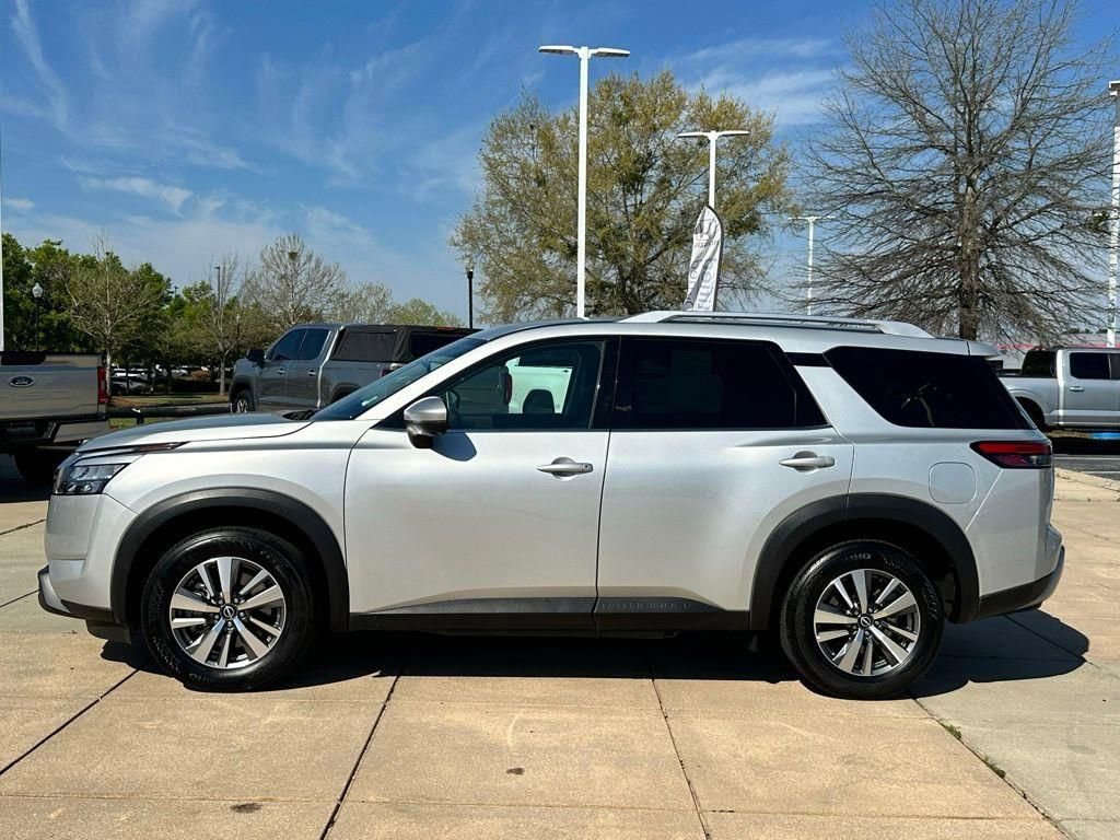Used 2025 Nissan Pathfinder SL image 29