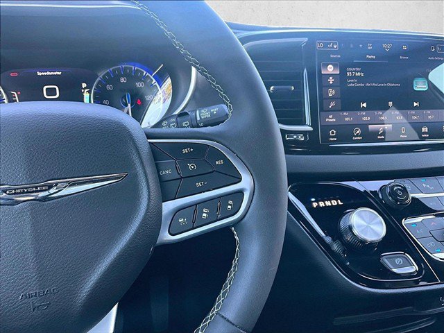 Used 2026 Chrysler Pacifica Select FWD image 19