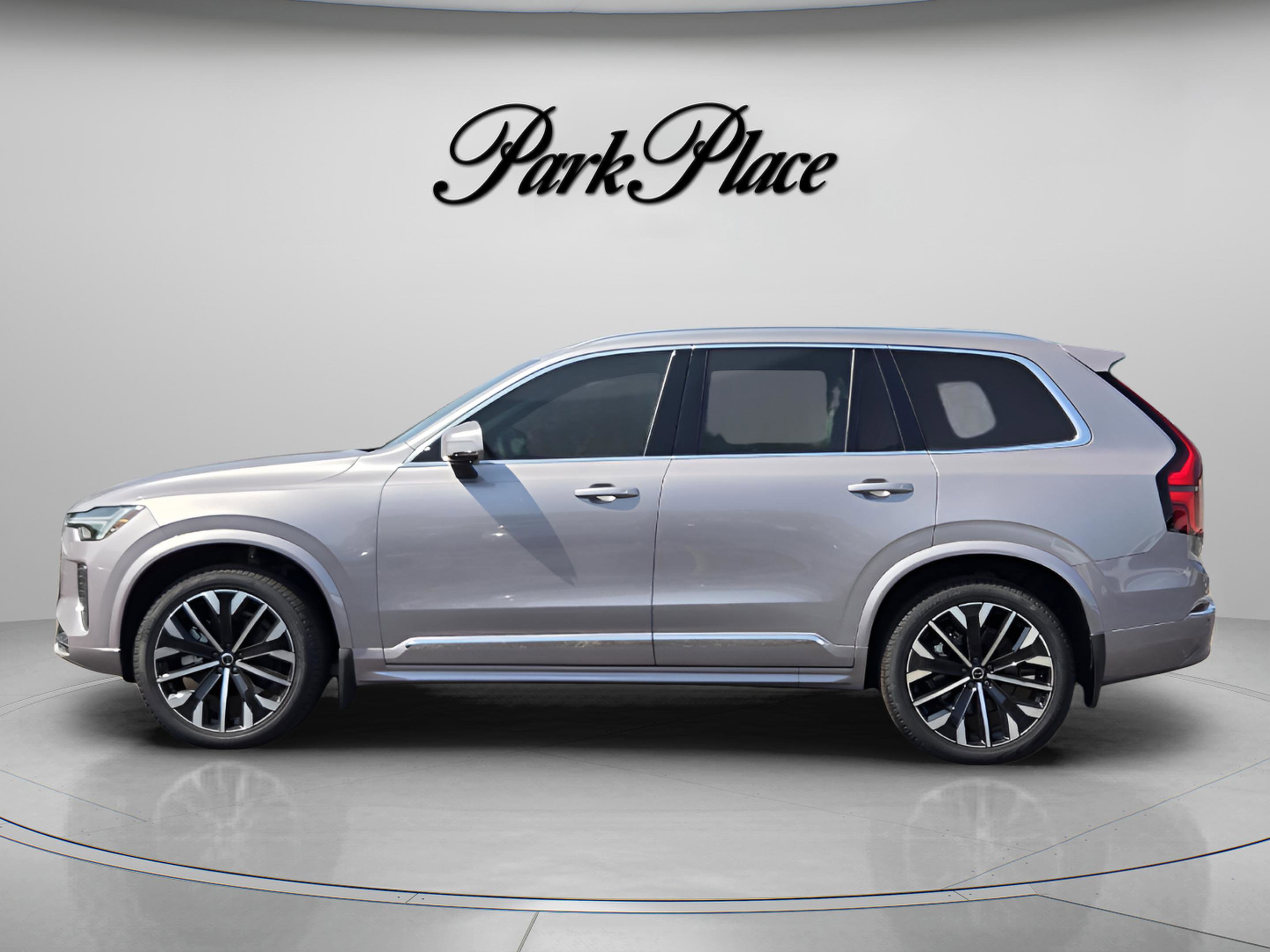 New 2026 Volvo XC90 B5 Core w/ Protection Package Premier image 2