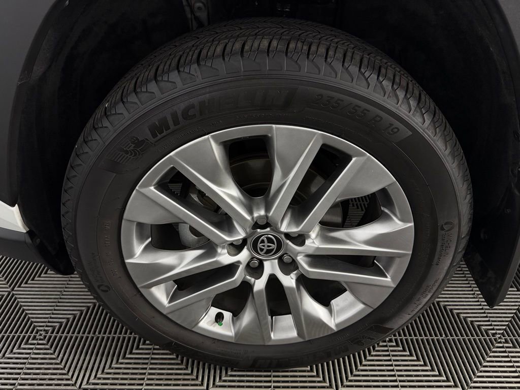 Used 2024 Toyota RAV4 XLE Premium image 10