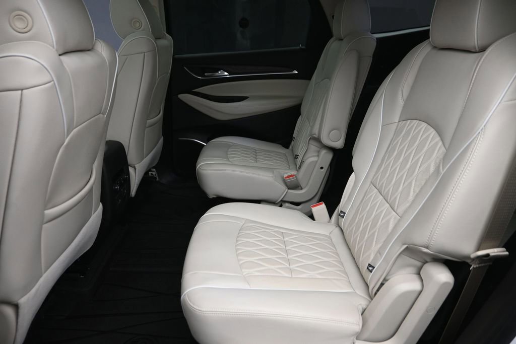 Used 2024 Buick Enclave Avenir w/ Avenir Technology Package AWD/4WD image 14