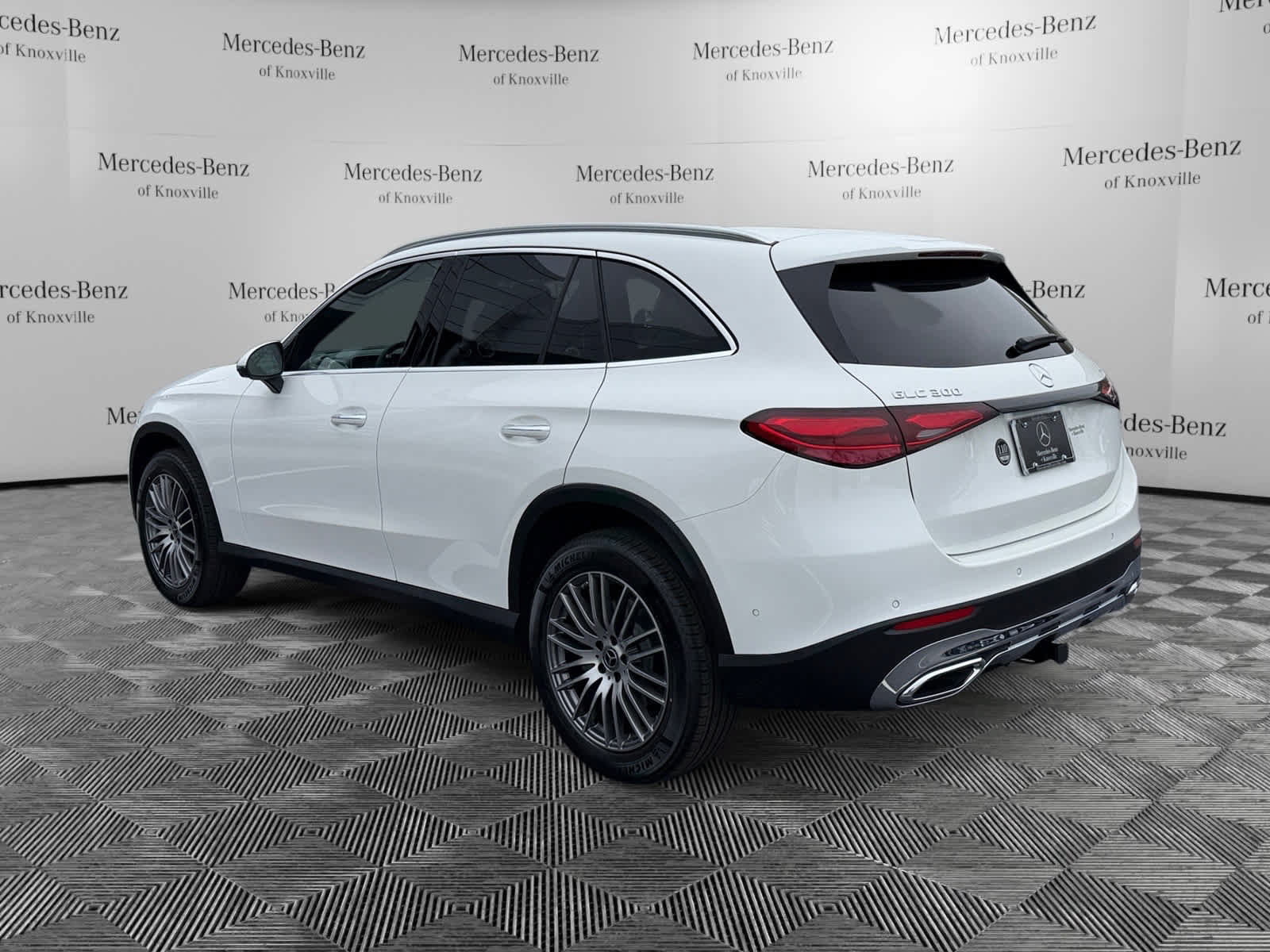 Used 2026 Mercedes-Benz GLC 300 4MATIC image 3