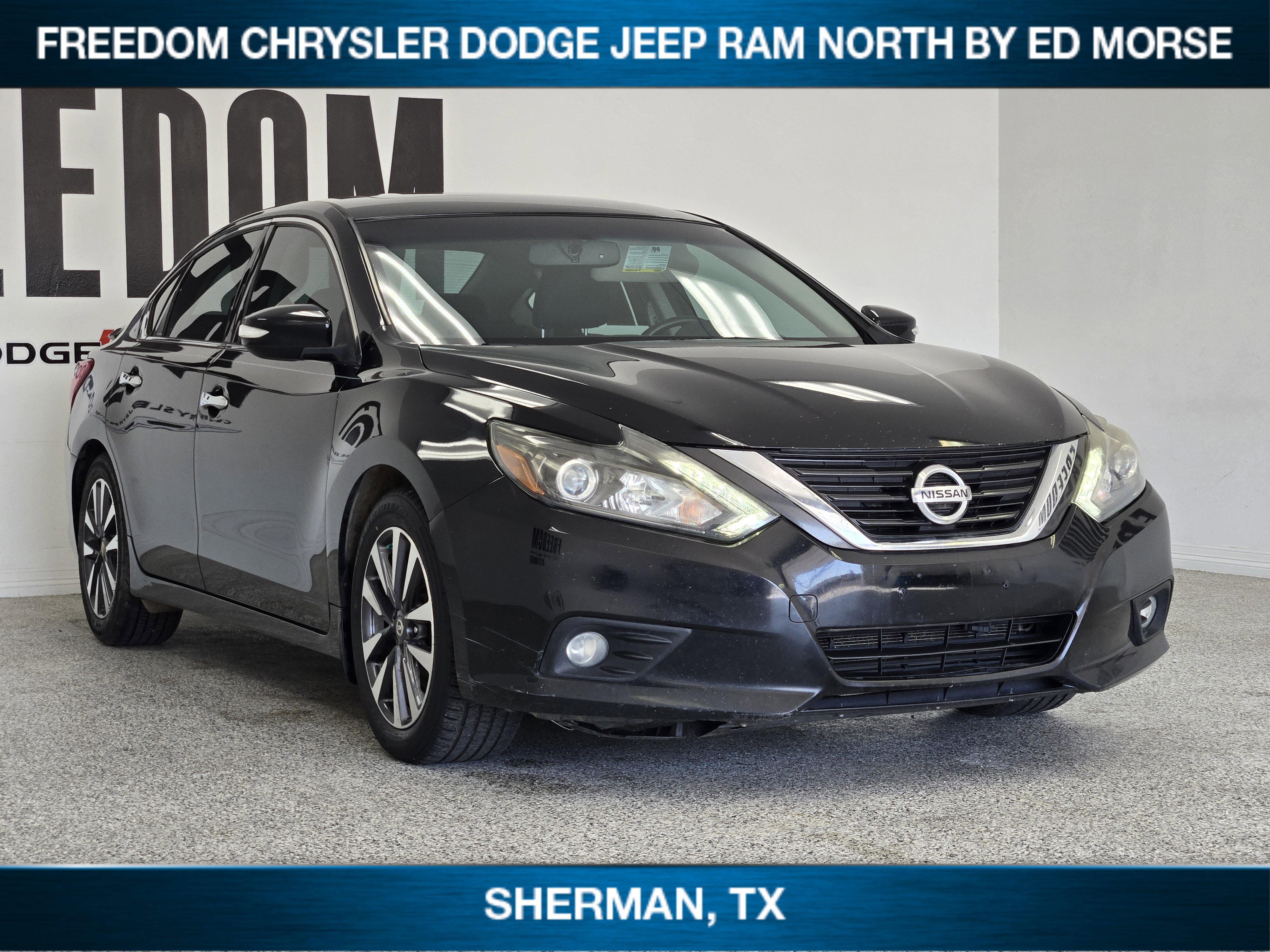 Used 2017 Nissan Altima 2.5 SL w/ 2.5 Technology Package FWD image 2