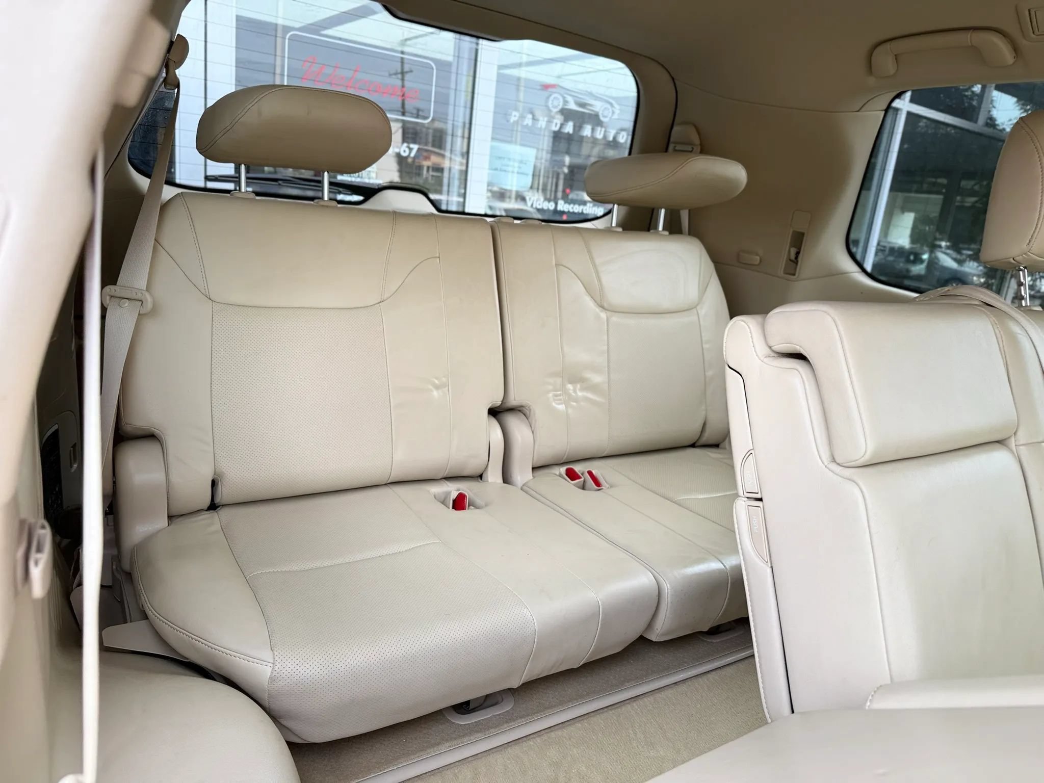 Used 2013 Lexus LX 570 4WD image 39