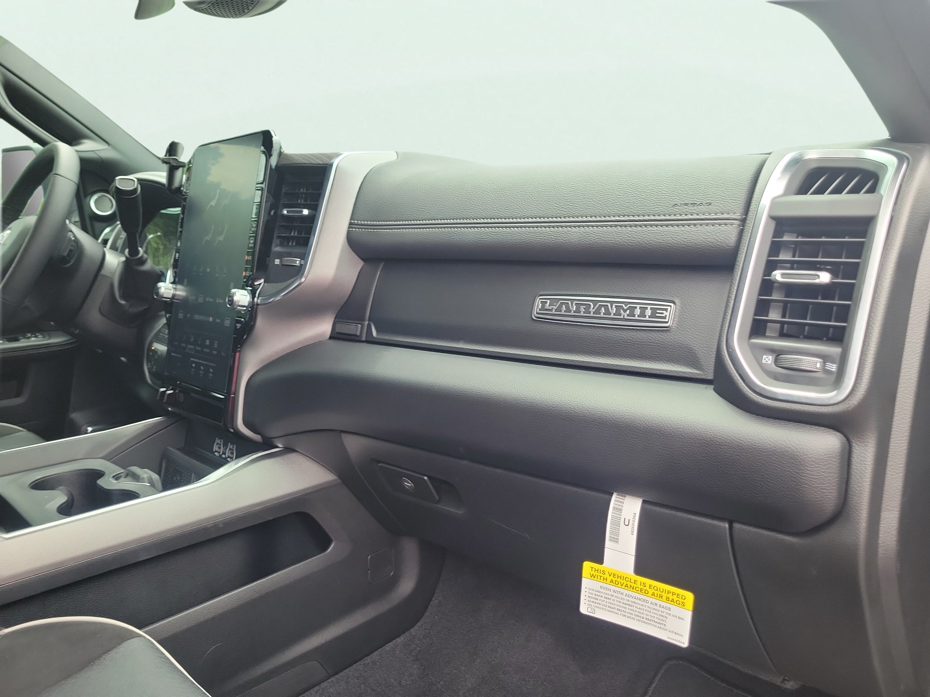 New 2026 RAM 2500 Laramie AWD/4WD image 21