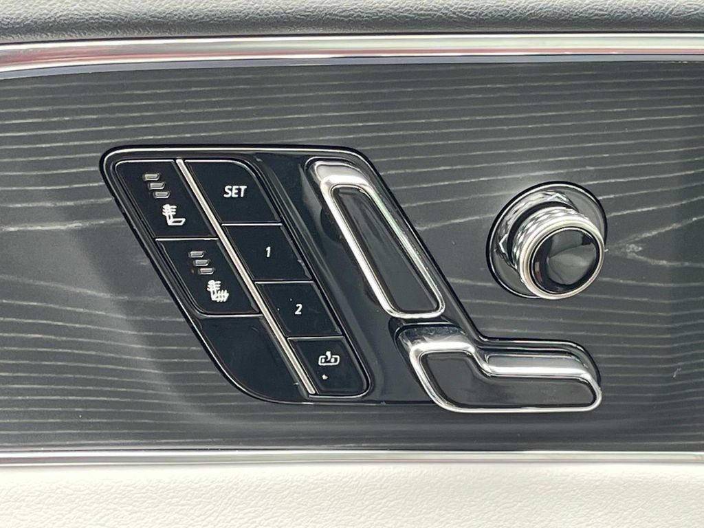 Certified 2024 Cadillac Lyriq Luxury RWD image 26