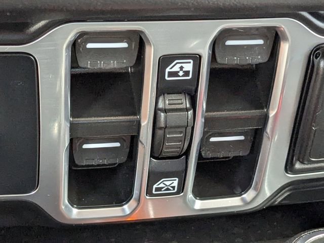 Used 2025 Jeep Wrangler Unlimited Sahara w/ Safety Group AWD/4WD image 25