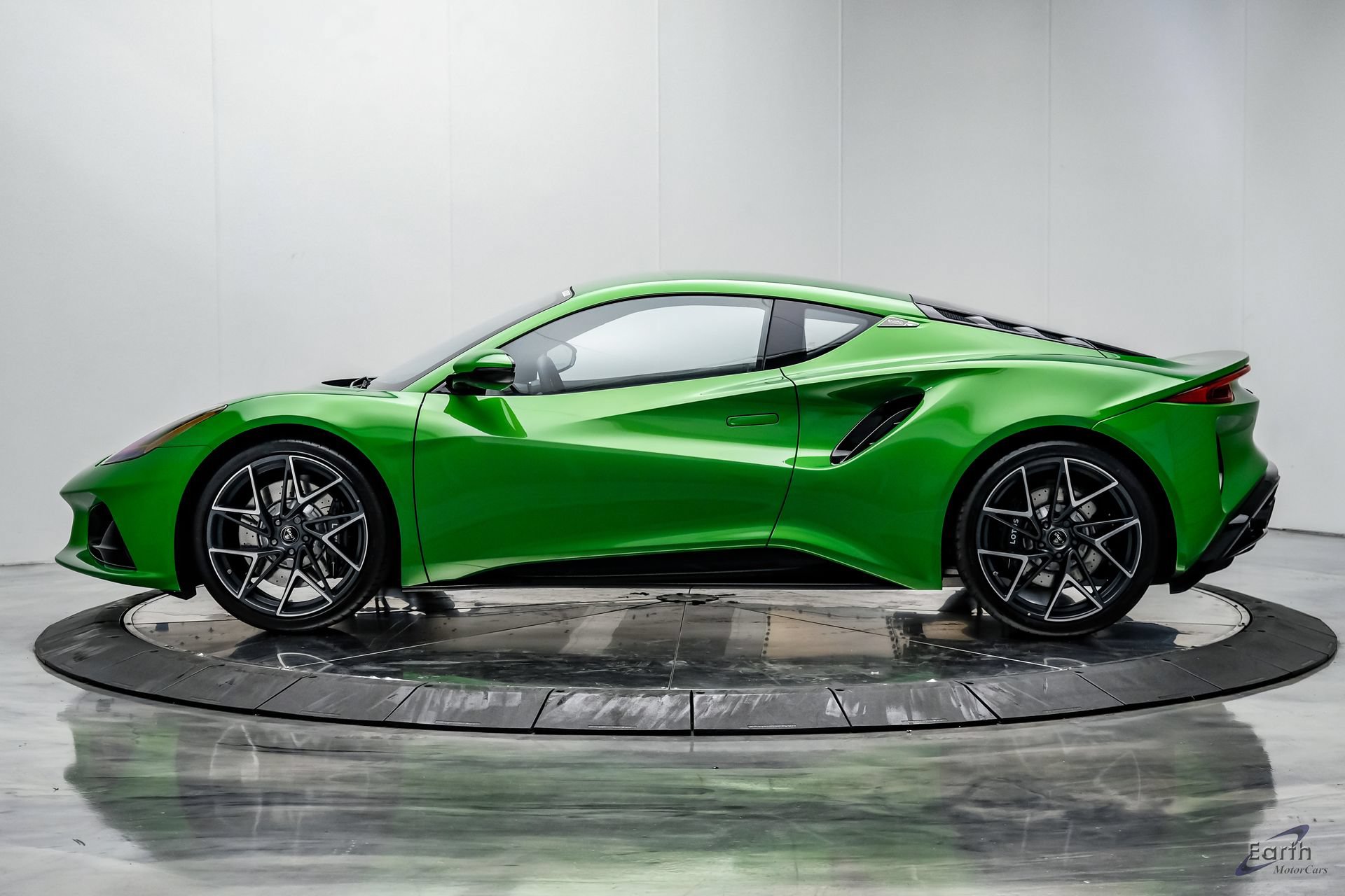 New 2026 Lotus Emira SE RWD image 8