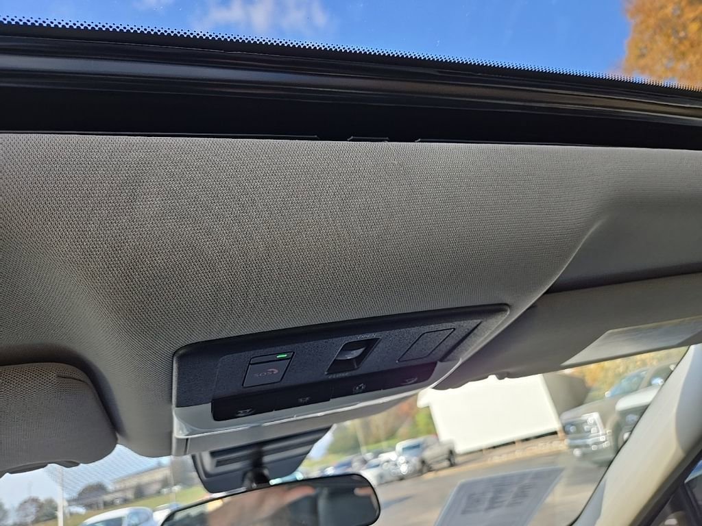 Used 2024 Nissan Altima 2.5 SR w/ SR Premium Package image 12