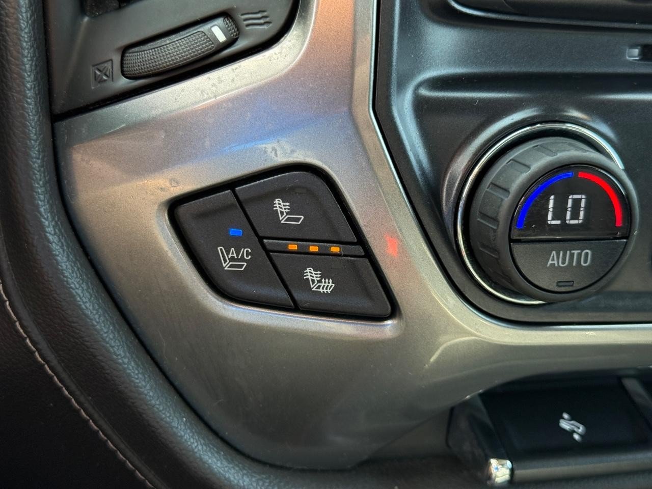 Used 2015 Chevrolet Silverado 1500 LTZ w/ LTZ Plus Package AWD/4WD image 22