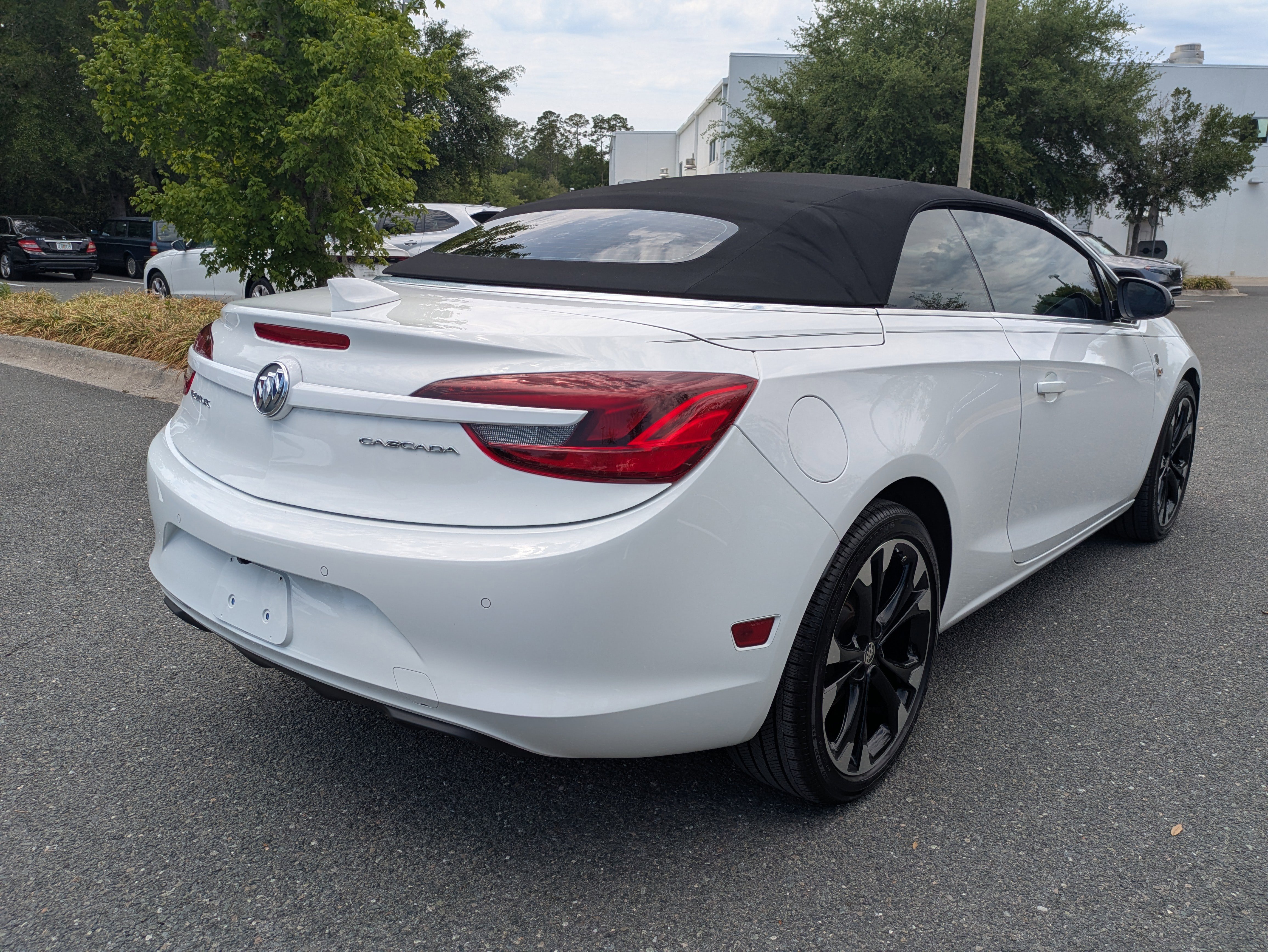 Used 2018 Buick Cascada Sport Touring w/ Dark Effects Package FWD image 4