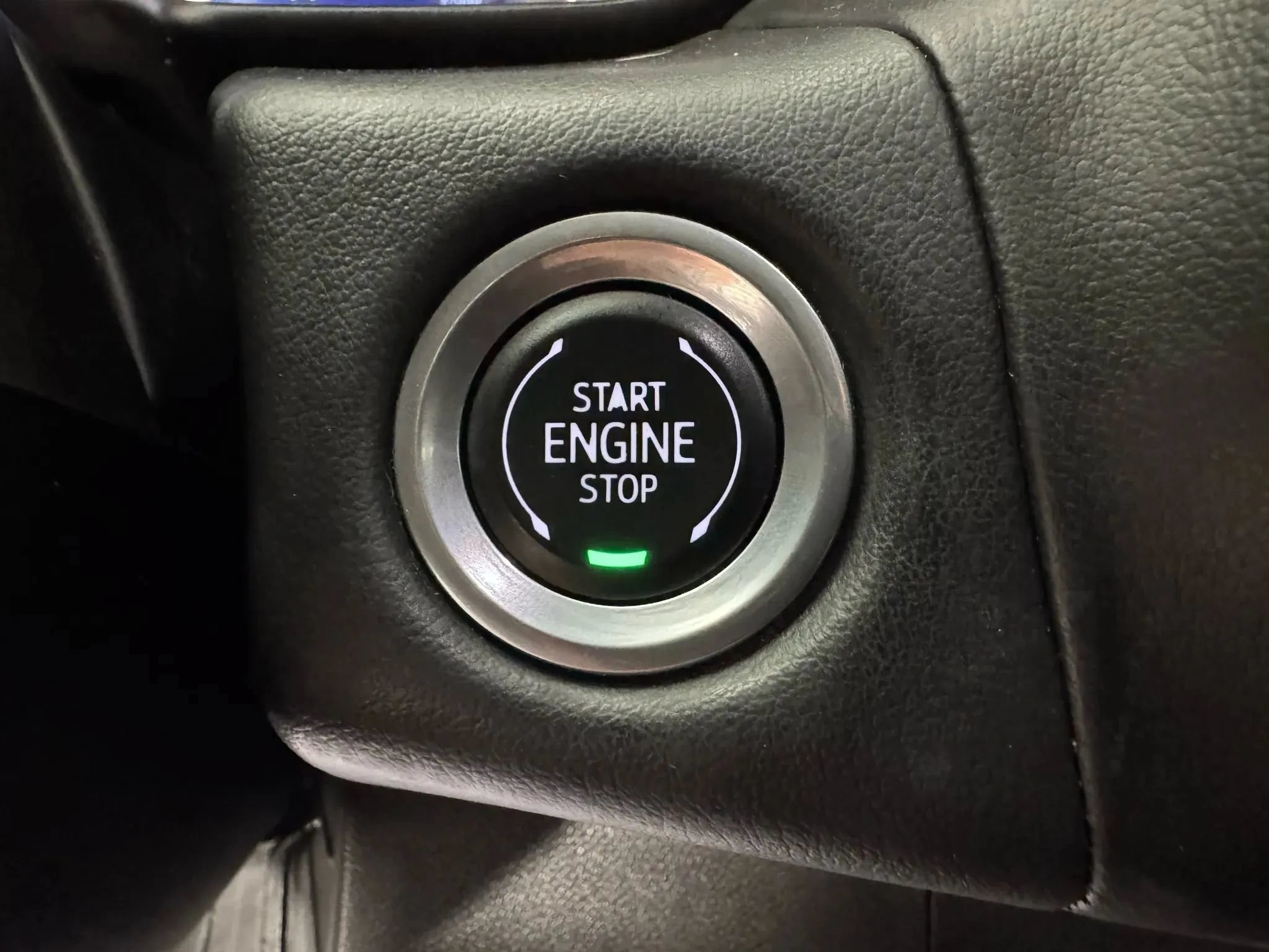 Used 2024 Chevrolet Suburban Premier AWD/4WD image 17