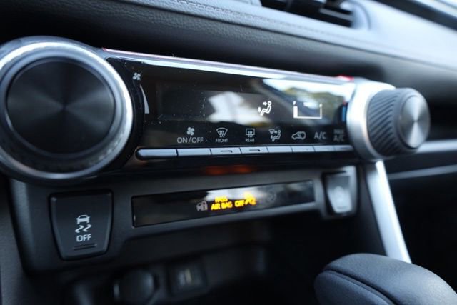 Used 2024 Toyota RAV4 LE image 22