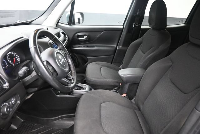 Used 2018 Jeep Renegade Altitude FWD image 17