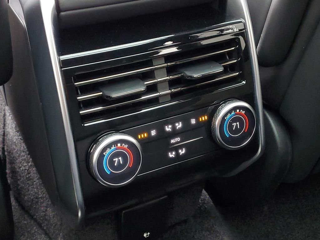 New 2026 Land Rover Range Rover Long Wheelbase SE image 28