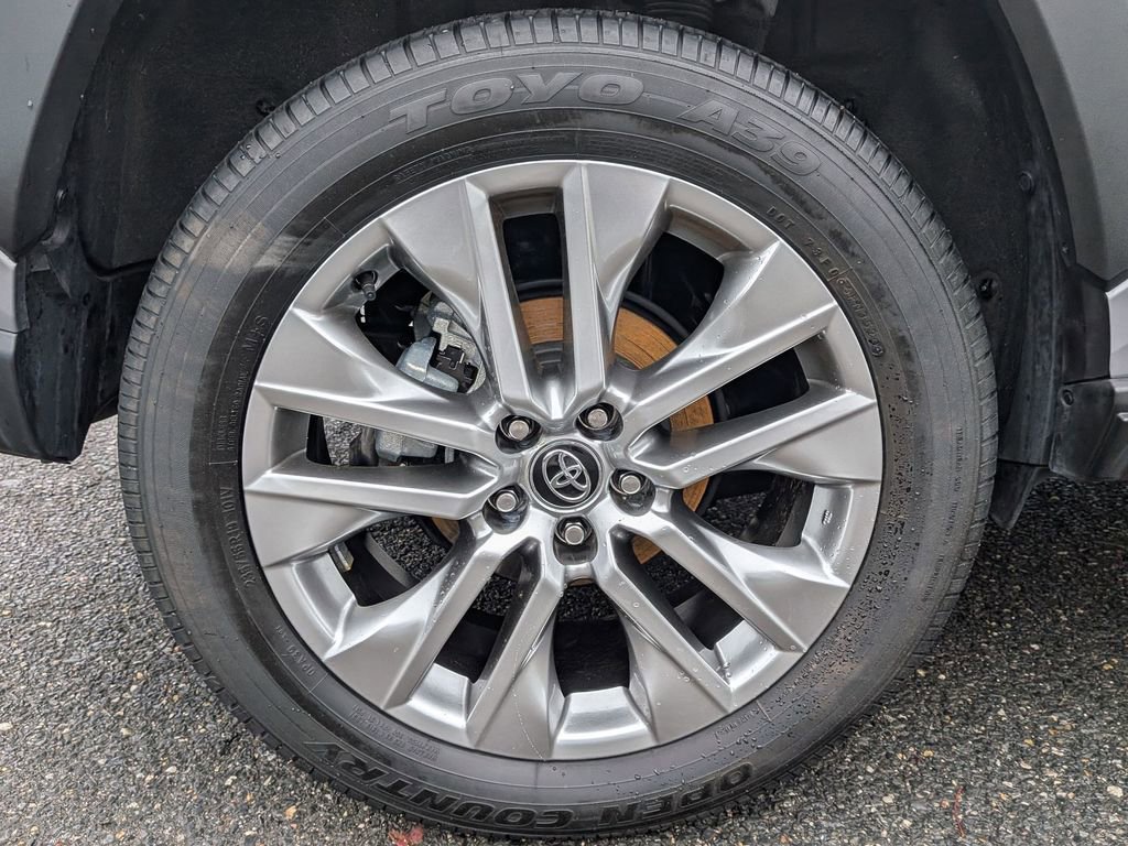 Used 2021 Toyota RAV4 Limited image 29