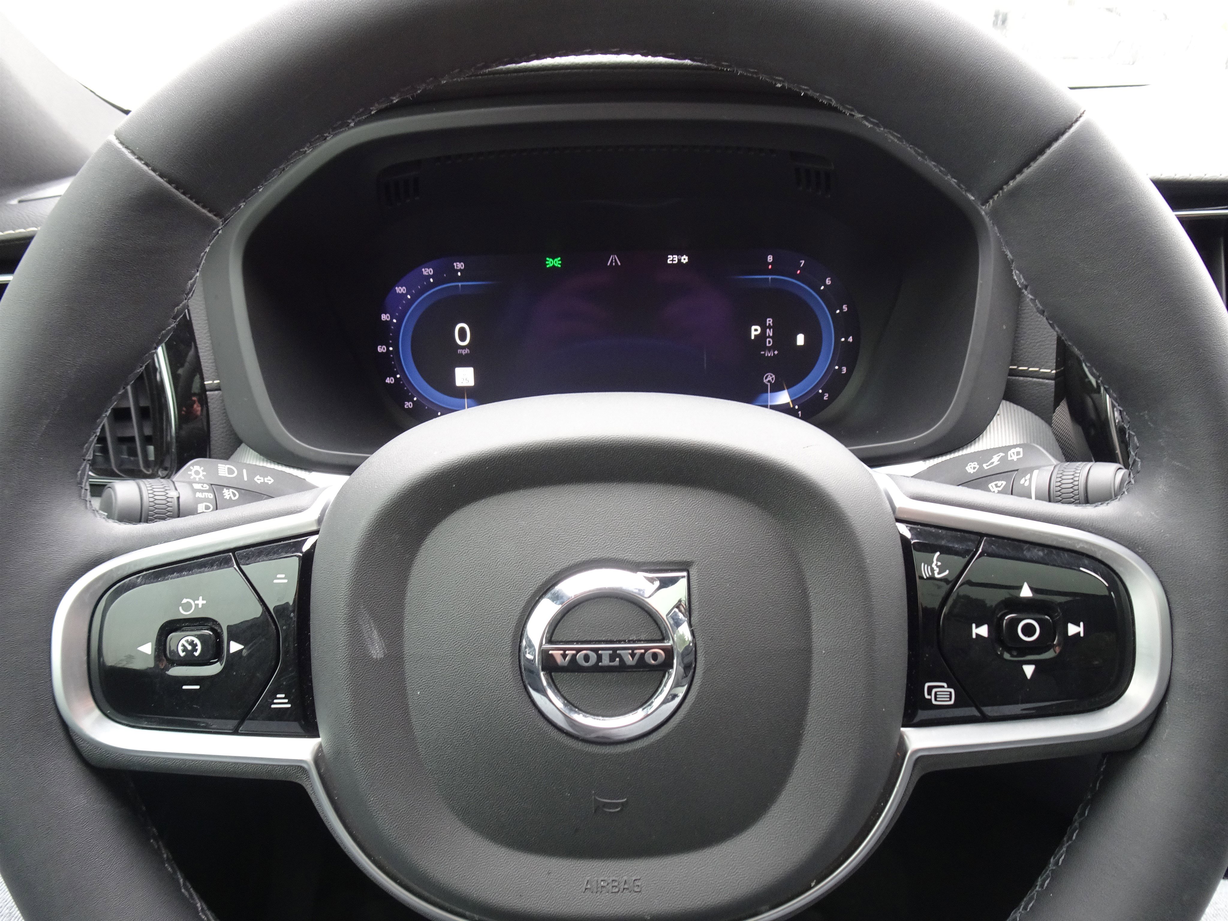 Used 2022 Volvo XC60 B6 R-Design w/ Advanced Package image 30