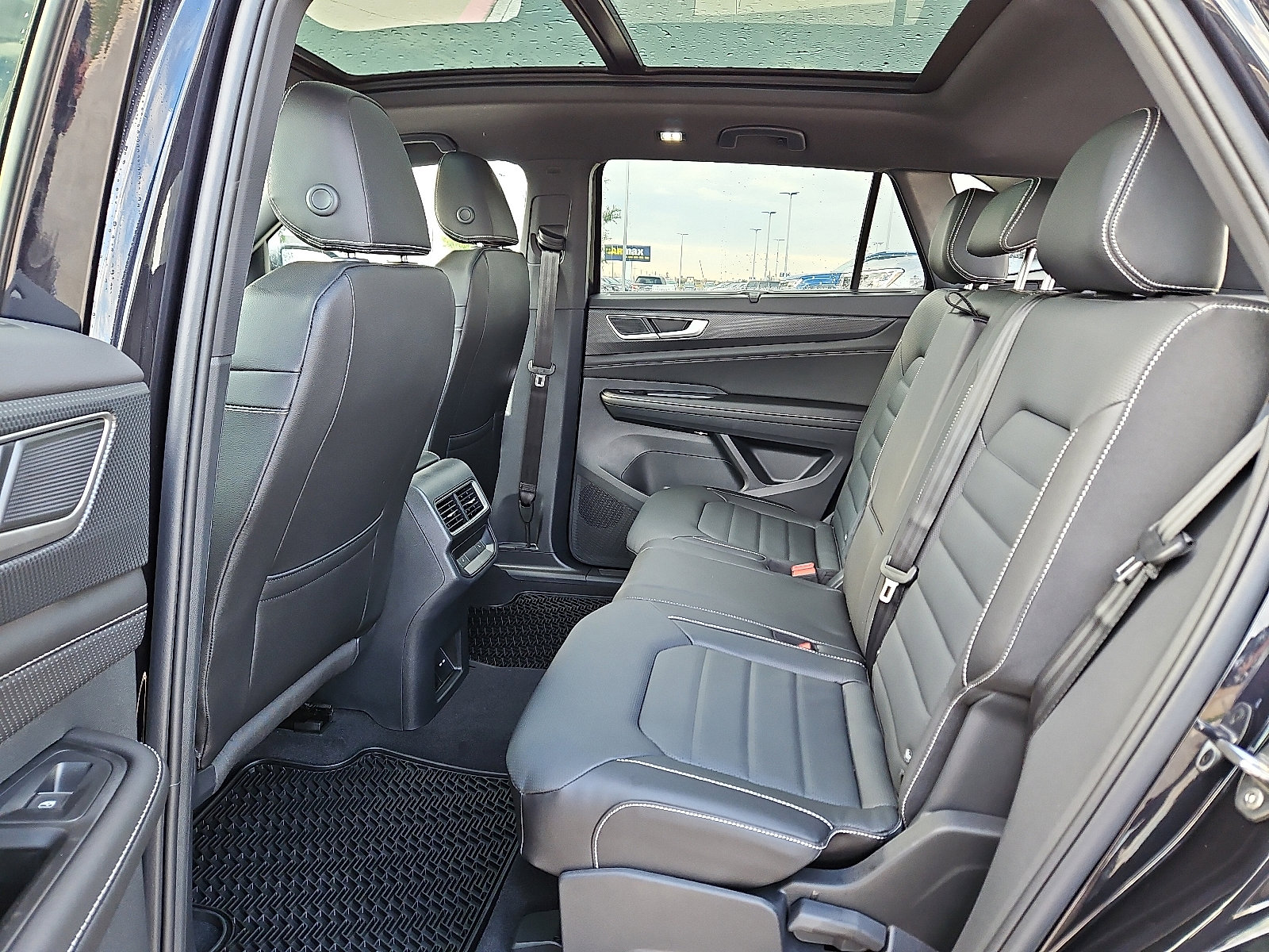 New 2026 Volkswagen Atlas Cross Sport SEL R-Line image 11